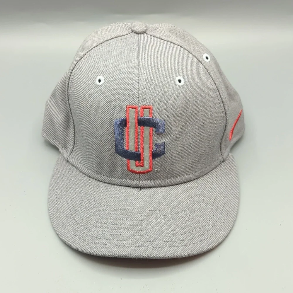 Nike True UCONN Huskies Snapback Gray Hat Cap OSFM Adjustable